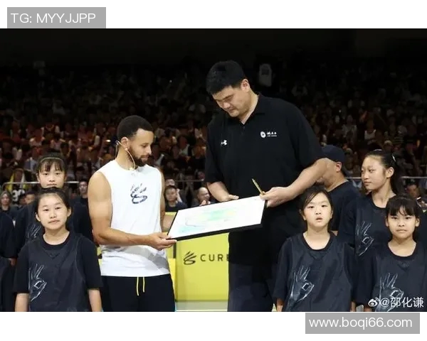 篮球与足球巨星同框展现竞技精神与传奇风采